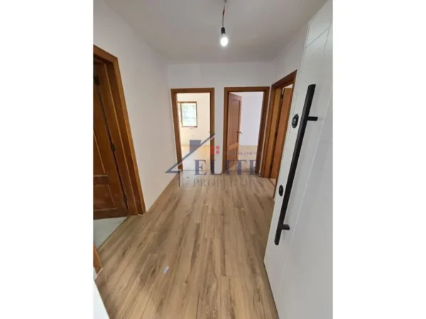Tirane, shitet apartament 2+1 Kati 1, 81 m² 138.000 € (Ali Demi)