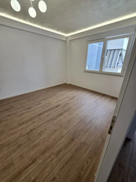 Tirane, shitet apartament 2+1+Aneks+Ballkon Kati 7, 96 m² 210.000 € (Kavajes afer Globe)