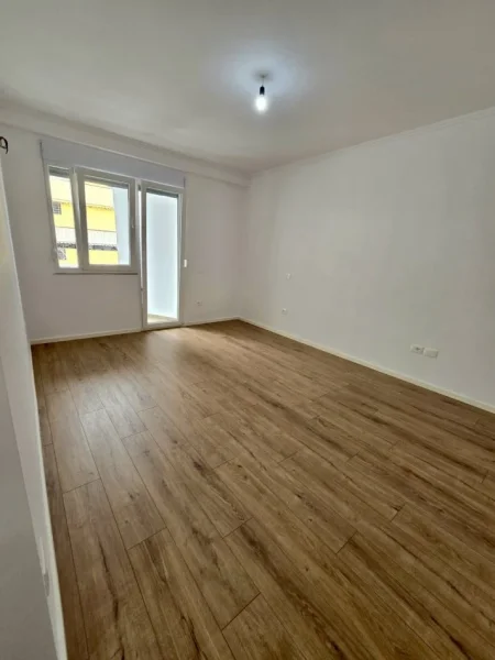 Tirane, shitet apartament 2+1+Aneks+Ballkon Kati 7, 96 m² 210.000 € (Kavajes afer Globe)
