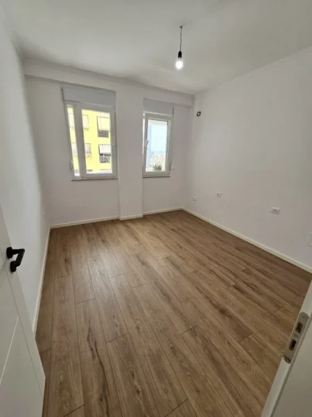 Tirane, shitet apartament 2+1+Aneks+Ballkon Kati 7, 96 m² 210.000 € (Kavajes afer Globe)