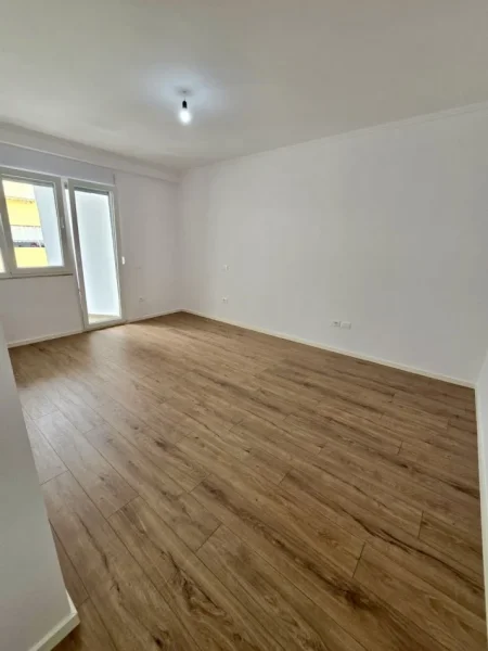 Tirane, shitet apartament 2+1+Aneks+Ballkon Kati 7, 96 m² 210.000 € (Kavajes afer Globe)