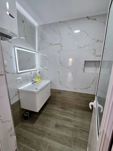 Tirane, shitet apartament 2+1+Aneks+Ballkon Kati 7, 96 m² 210.000 € (Kavajes afer Globe)