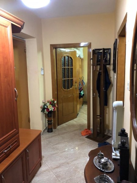 Tirane, jepet me qera apartament 1+1+Ballkon Kati 4, 80 m² 450 € (KOMUNA E PARISIT)