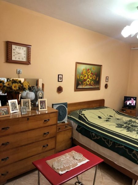 Tirane, jepet me qera apartament 1+1+Ballkon Kati 4, 80 m² 450 € (KOMUNA E PARISIT)