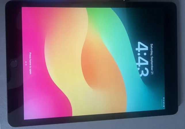 Tirane, shes iPad Ipad 9th 10.2