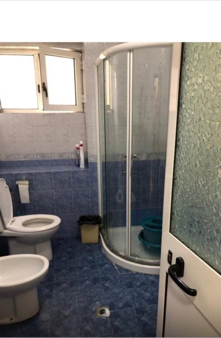 Tirane, jepet me qera apartament 2+1 Kati 4, 75 m² 500 € (RRUGA E ELBASANIT)