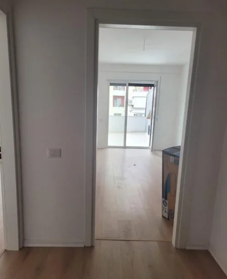 Tirane, jepet me qera apartament 1+1+Ballkon Kati 1, 75 m² 450 € (Astir, Vila L 2)
