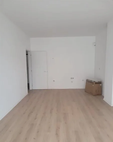 Tirane, jepet me qera apartament 1+1+Ballkon Kati 1, 75 m² 450 € (Astir, Vila L 2)