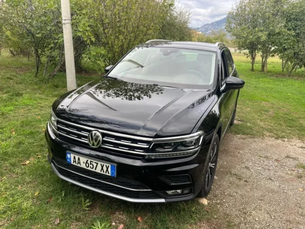 Tirane, shes SUV | Fuoristrad | Xhip Volkswagen Tiguan Nafte, e zeze automatik Kondicioner 75.000 km 27.000 €