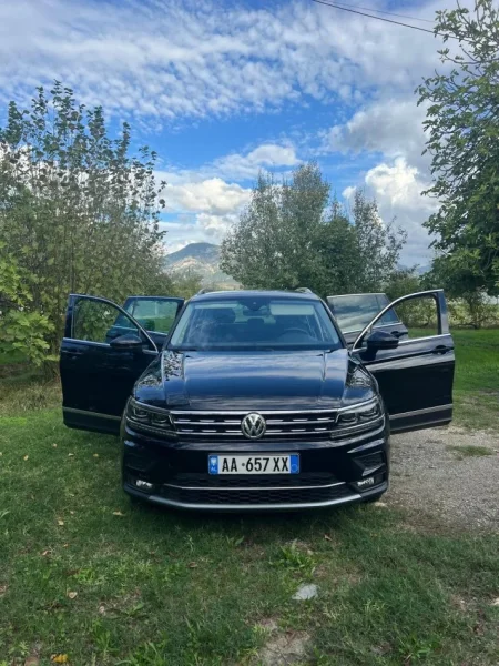 Tirane, shes SUV | Fuoristrad | Xhip Volkswagen Tiguan Nafte, e zeze automatik Kondicioner 75.000 km 27.000 €