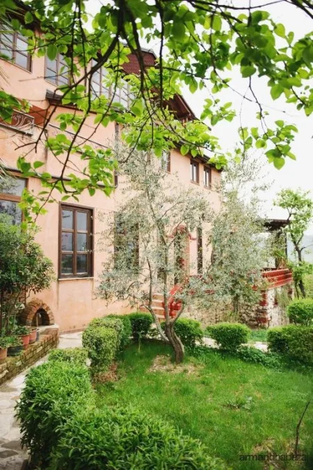 Tirane, shitet hotel Kati 3, 10.982 m² 1.500.000 € (Peze)