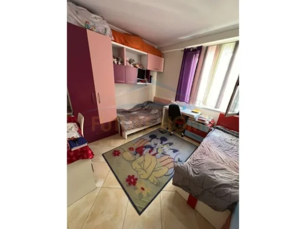 Tirane, shitet 2+1+Ballkon Kati 5, 100 m² 134.000 € (Yzberisht)