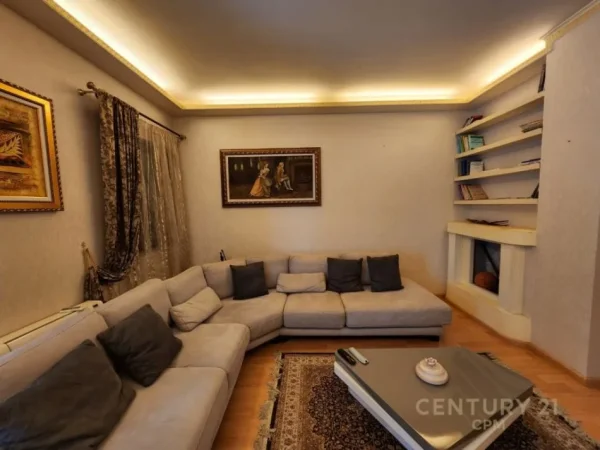 Tirane, shitet apartament 2+1+Aneks Kati 3, 100 m² 325.000 € (Rr. Themistokli Gërmenji)