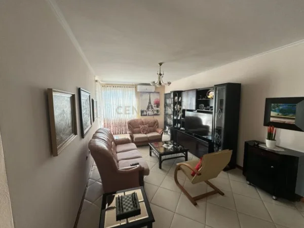 Tirane, shes apartament 3+1+2+Ballkon , 140 m² 330.000 € (Komuna e Parisit)