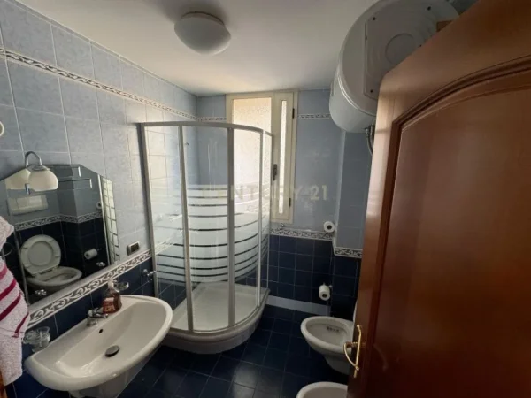 Tirane, shes apartament 3+1+2+Ballkon , 140 m² 330.000 € (Komuna e Parisit)