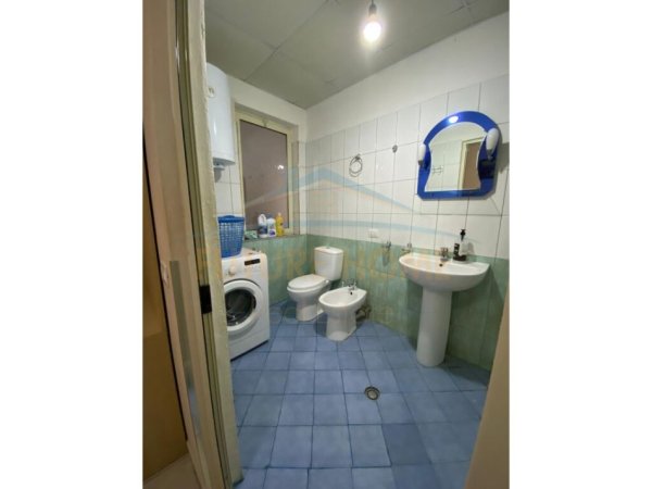 Tirane, jepet me qera apartament 2+1 Kati 3, 90 m² 400 € (Fresk)