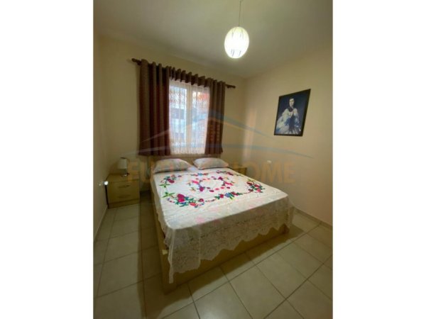 Tirane, jepet me qera apartament 2+1 Kati 3, 90 m² 400 € (Fresk)