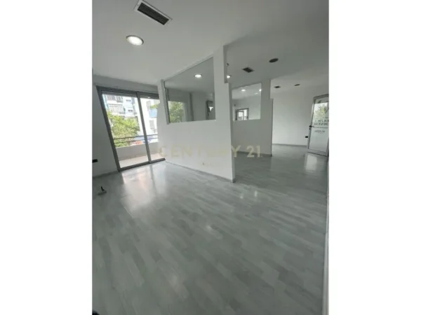 Tirane, shitet apartament 2+1+2+Ballkon , 152 m² 220.000 € (Ish Dogana)