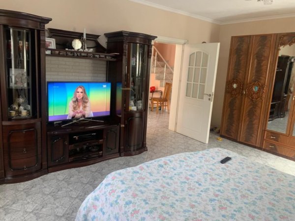Tirane, jepet me qera shtepi 1+1 Kati 1, 74 m² 300 € (Istitut (Pranë Fafa))