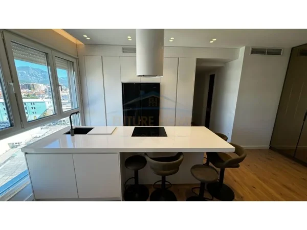 Tirane, shes apartament 2+1+Ballkon Kati 7, 91 m² 230.000 € (Karl Gega)