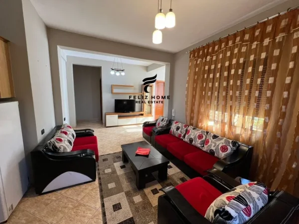 Tirane, jepet me qera apartament 2+1+Ballkon Kati 2, 121 m² 700 € (YZBERISHT)