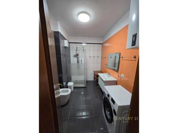 Tirane, jepet me qera apartament 3+1 Kati 4, 120 m² 700 € (don bosko)