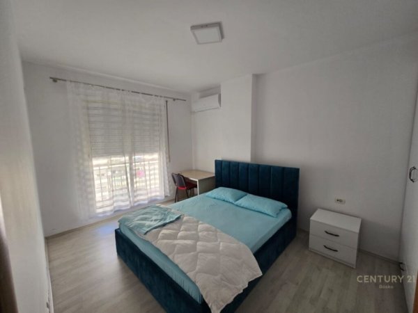 Tirane, jepet me qera apartament 3+1 Kati 4, 120 m² 700 € (don bosko)