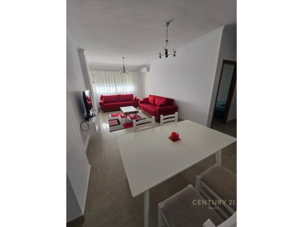 Tirane, jepet me qera apartament 3+1 Kati 4, 120 m² 700 € (don bosko)