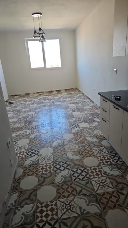 Tirane, jepet me qera apartament 1+1+Ballkon Kati 10, 70 m² 350 € (Spital American 3)