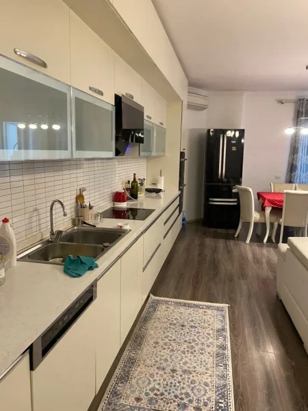 Durres, shitet apartament 3+1+2  164 m² 300.000 € (VOLLGA DURRES!)