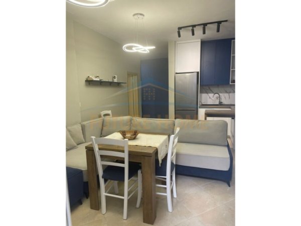 Durres, shitet apartament 2+1+Ballkon Kati 2, 105 m² 160.000 € (shkembi i kavajes)