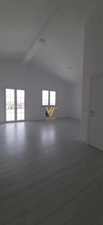 Tirane, jepet me qera Vile 3 Katshe Kati 0, 1.000 m² 2.000 € (TEGU)
