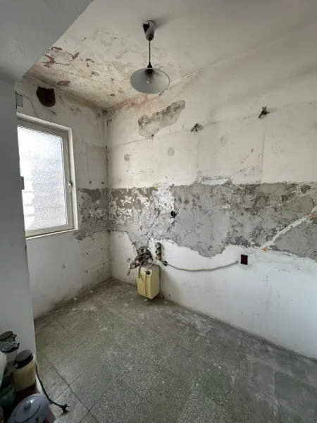 Tirane, shes apartament 1+1+Ballkon Kati 5, 52 m² 75.000 € (Ali Dem)
