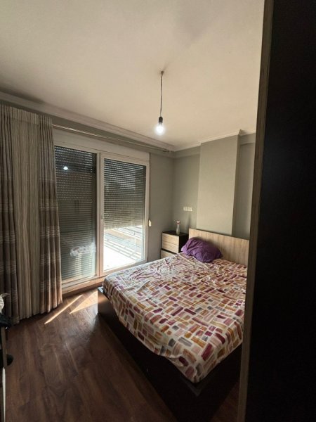 Tirane, jepet me qera apartament 1+1+Ballkon Kati 4, 80 m² 600 € (Rruga Dritan Hoxha)