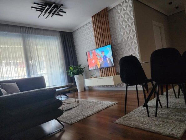 Tirane, jepet me qera apartament 2+1+Aneks+Ballkon Kati 2, 120 m² 800 € (Don Bosko)