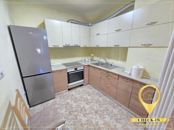 Tirane, jepet me qera apartament 2+1+Aneks+Ballkon Kati 9, 95 m² 700 € (Ish Stacioni Trenit)