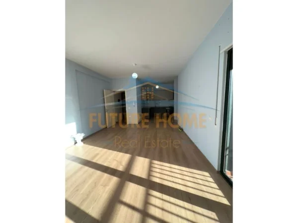 Tirane, shitet apartament 2+1+Ballkon Kati 3, 114 m² 170.000 € (Unaza e Re)