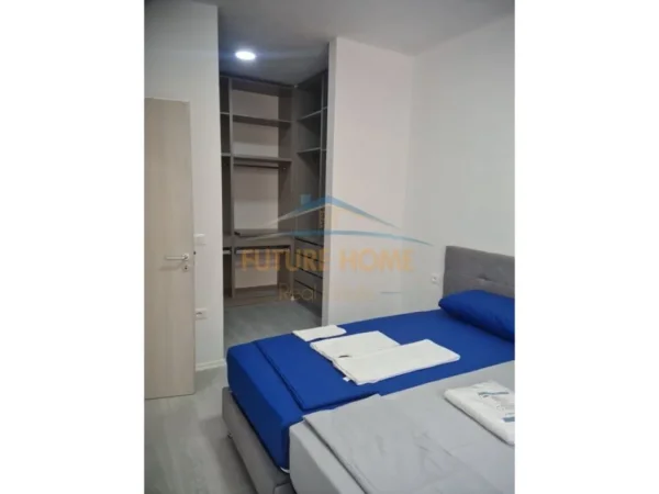 Tirane, jepet me qera apartament 1+1 Kati 3, 64 m² 600 € (Unaza e re)