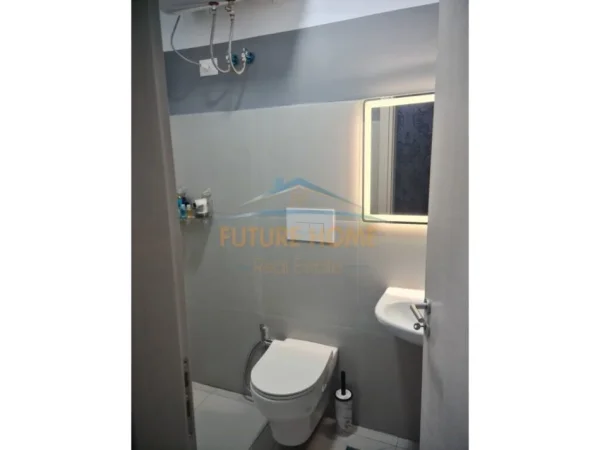 Tirane, jepet me qera apartament 1+1 Kati 3, 64 m² 600 € (Unaza e re)