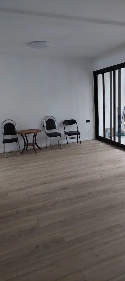 Tirane, jepet me qera apartament 3+1+Aneks+Ballkon Kati 3, 121 m² 1.200 € (myslym shyri)