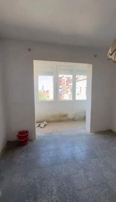 Tirane, shitet apartament 1+1 Kati 5, 52 m² 75.000 € (Ali Demi)