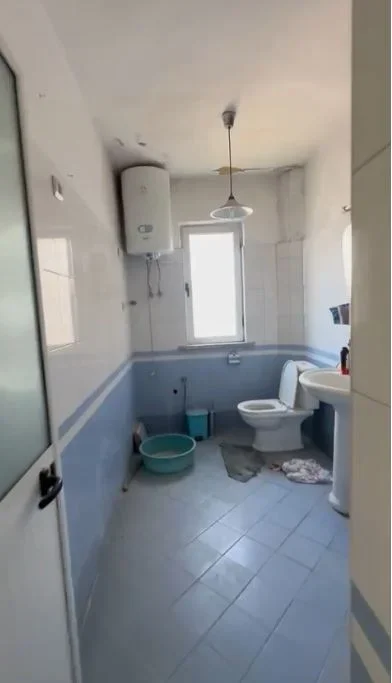 Tirane, shitet apartament 1+1 Kati 5, 52 m² 75.000 € (Ali Demi)