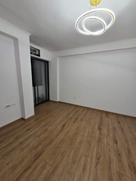 Tirane, shitet apartament 1+1 Kati 5, 55 m² 90.000 € (Rruga e Dibres)