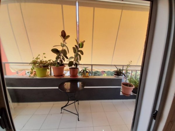 Tirane, jepet me qera apartament 2+1+Ballkon Kati 3, 117 m² 550 € (Fresk ,prane Restorant Fresku)