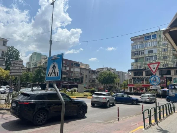 Tirane, jepet me qera ambjent biznesi Kati 0, 270 m² 7.000 € (Blloku)