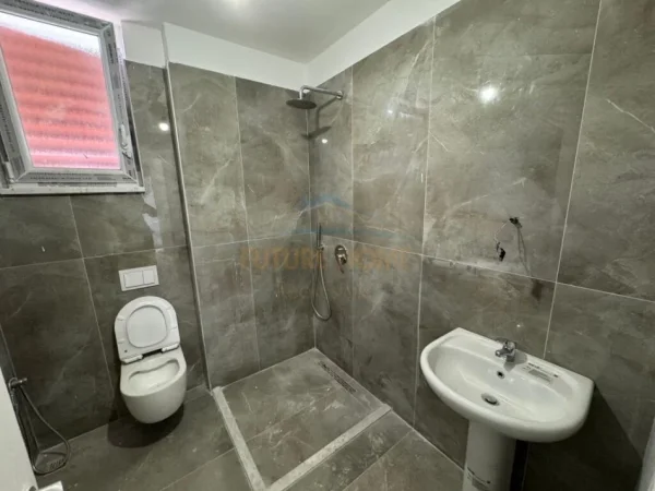 Tirane, jepet me qera apartament 2+1 Kati 6, 92 m² 700 € (Myslym Shyri)