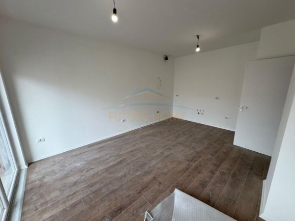 Tirane, jepet me qera apartament 2+1 Kati 6, 92 m² 700 € (Myslym Shyri)