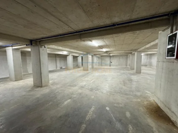 Tirane, jepet me qera apartament 2+1 Kati 6, 92 m² 700 € (Myslym Shyri)