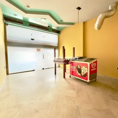 Tirane, jepet me qera ambjent biznesi Kati 0, 215 m² 2.700 € (Qender)