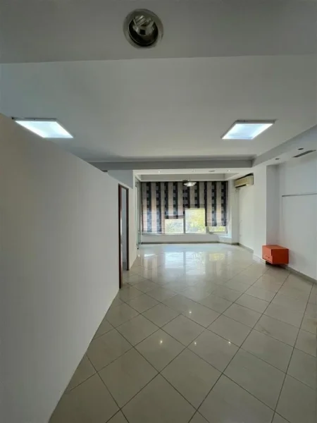 Tirane, shitet ambjent biznesi Kati 2, 60 m² 180.000 € (Islam Alla)